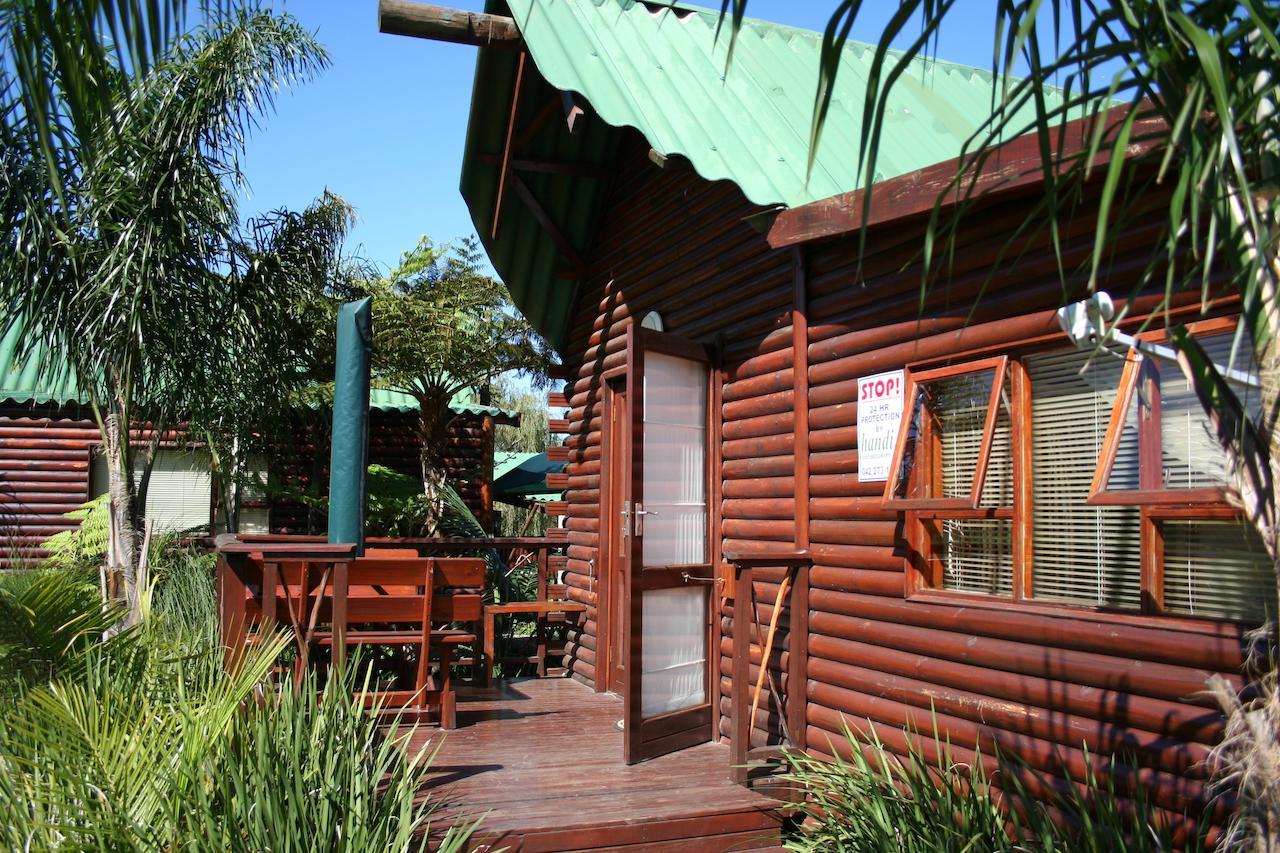 Mountain Breeze Log Cabins Stormsrivier Habitación foto