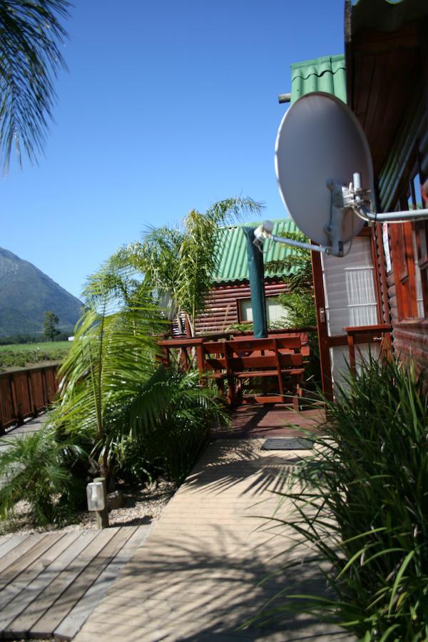 Mountain Breeze Log Cabins Stormsrivier Habitación foto
