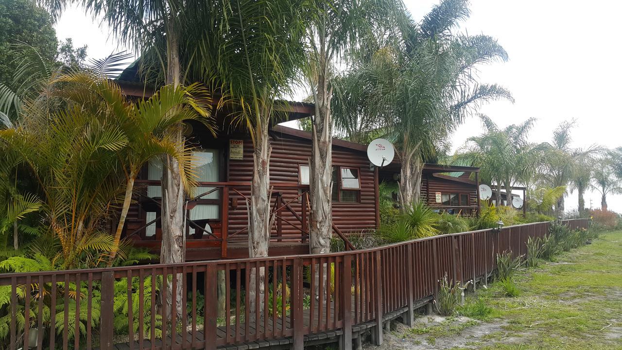 Mountain Breeze Log Cabins Stormsrivier Exterior foto